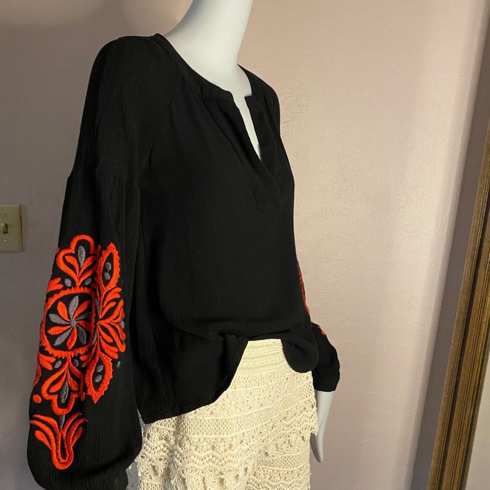 BLACK BOHO Peasant Blouse w red embroidery size M